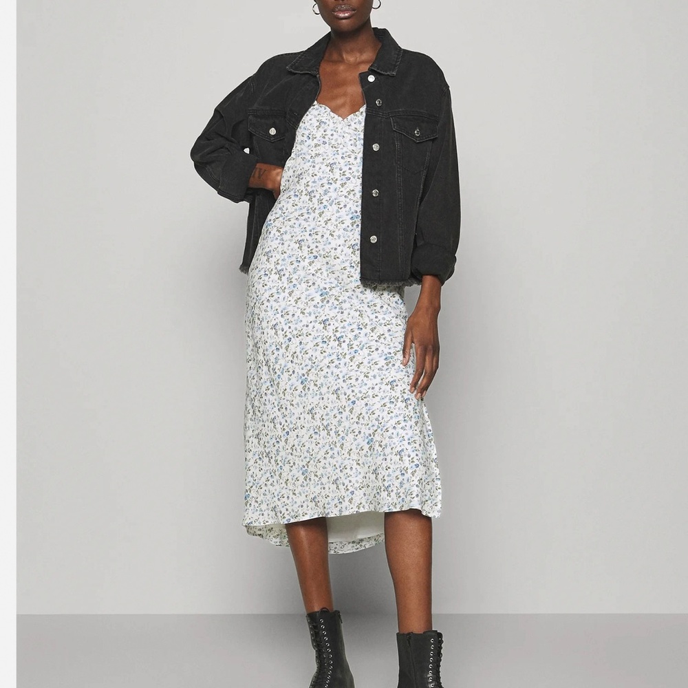 Abercrombie & Fitch Faux Silk Slip Midi Dress in White Floral